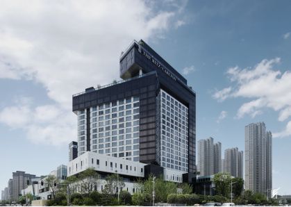 双翼岛高定隐奢私宅 敬献精英人仕第一居所 高新玖號院2024媒体发布会倾城献映(图4)