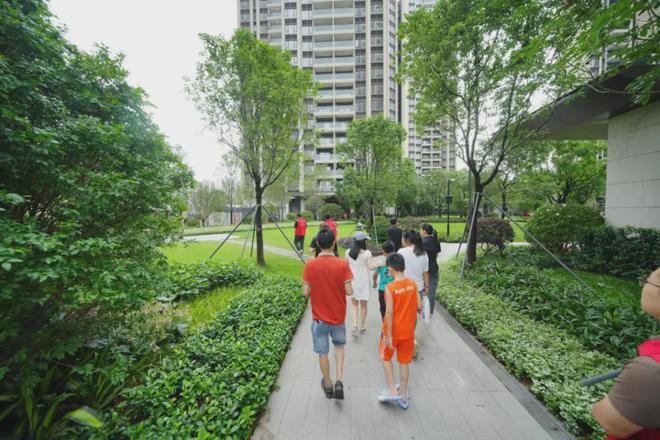 重磅！2025房地产TOP500揭晓星河实力进阶跻身 34 位(图7)